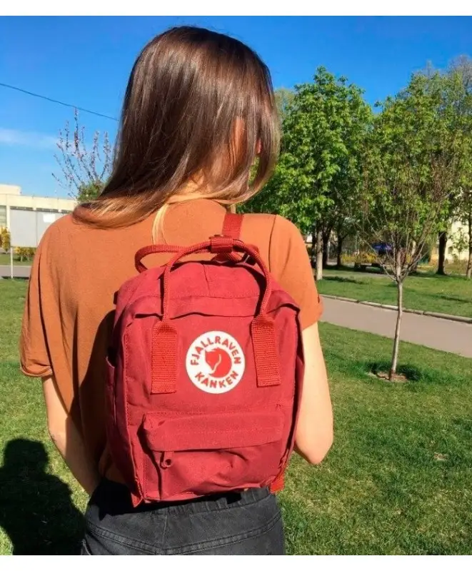 Deep red fjallraven shop